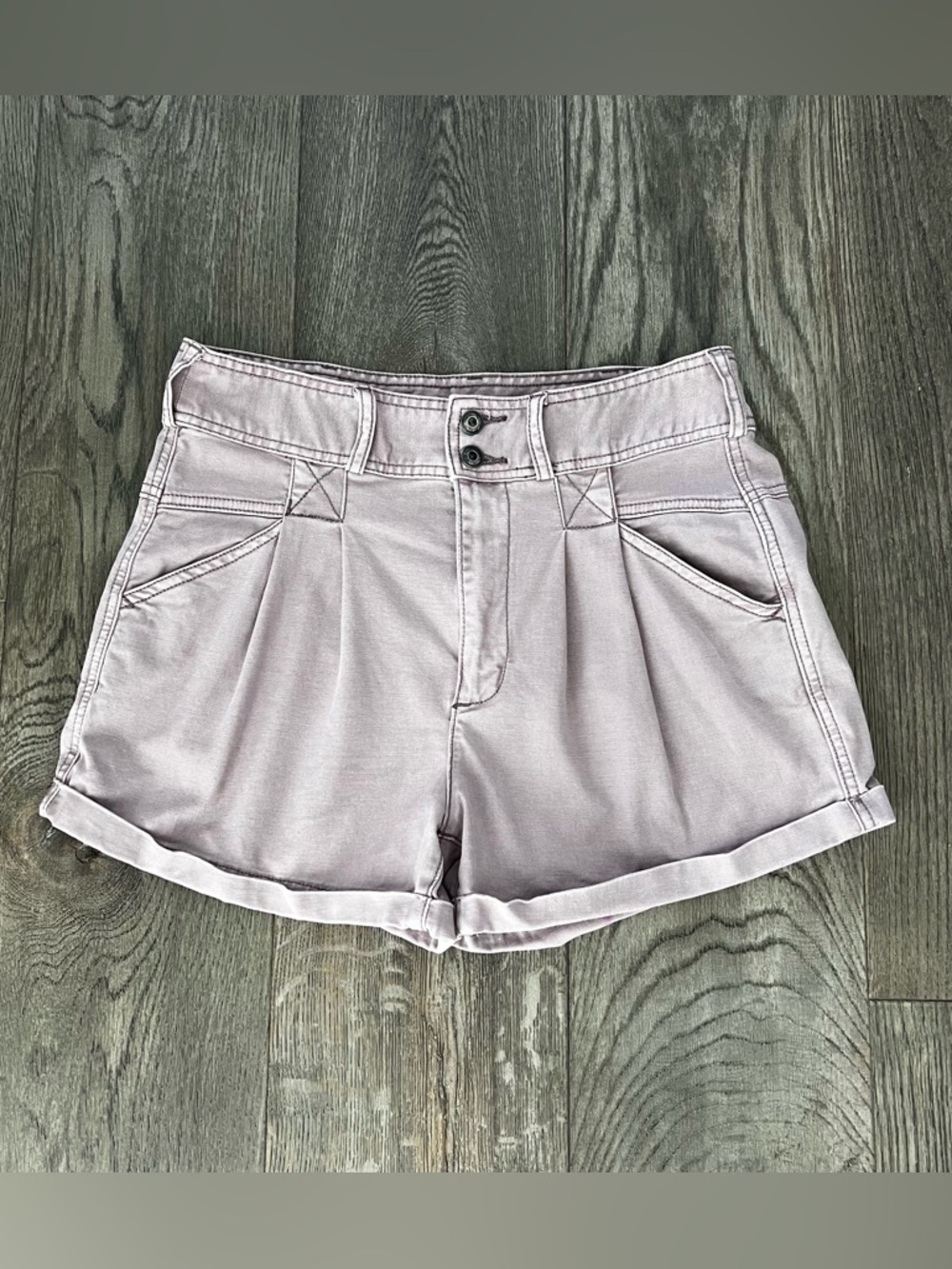ANTHROPOLOGIE PILCRO High Rise Relaxed Pleated Shorts in Lavender Size 28